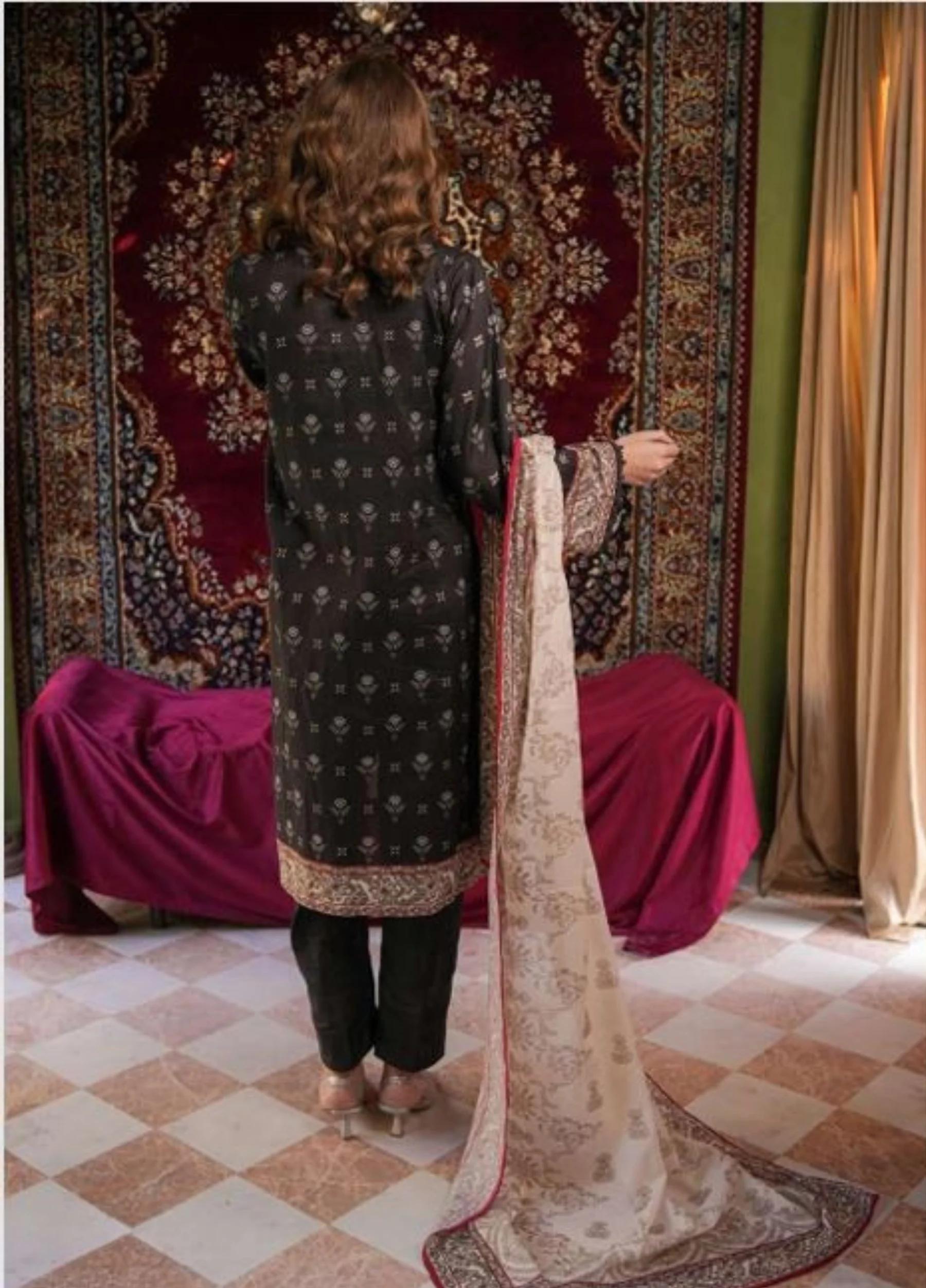 Coral By Mavi Unstitched Luxury Lawn 2026 – Volume 1 | Design 8 - Image 3